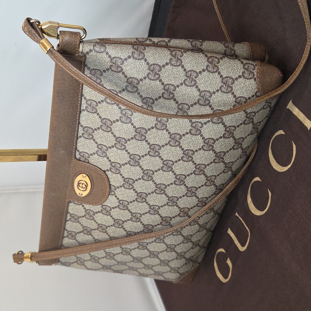 Gucci 1970's Rare convertable crossbody/clutch an archived collectible piece - Picture 3 of 16
